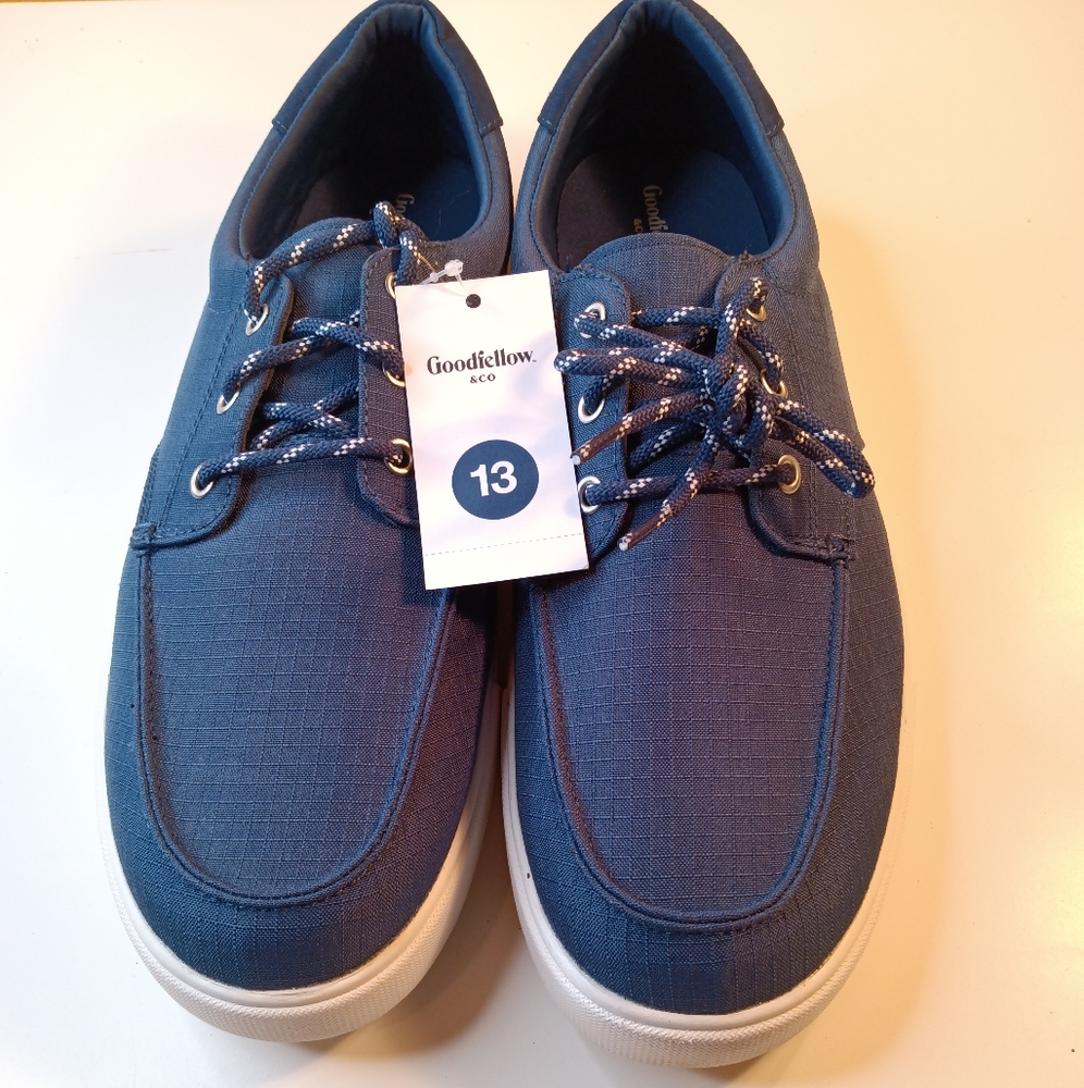 Goodfellow & Co size 13 navy sneakers